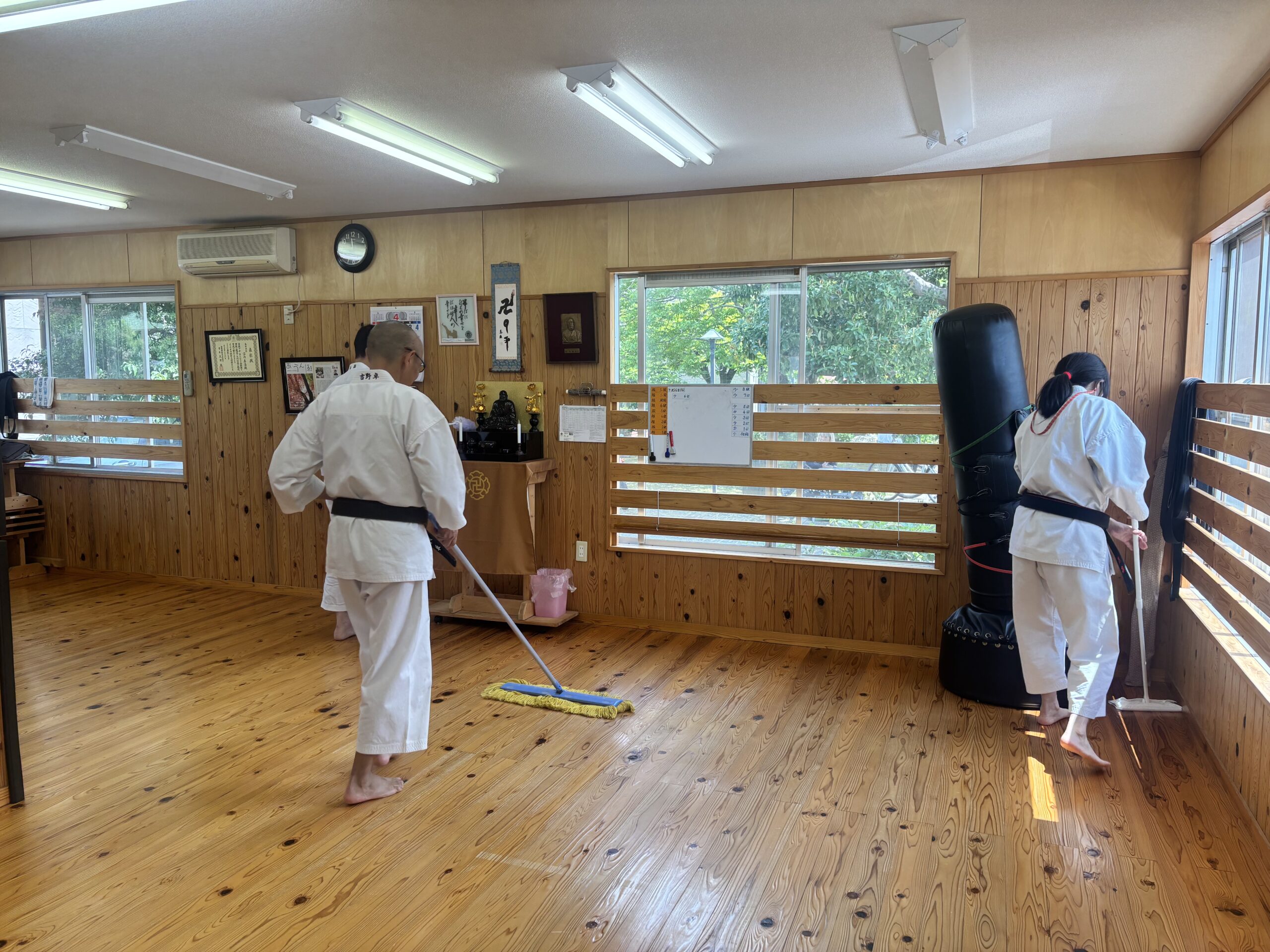 修練内容　作務（掃除）